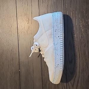 Nike Airmax Shoes, Size 8. Light blue soles with white fabric.